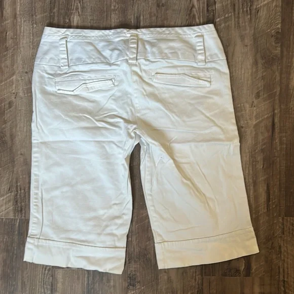 Charlotte Russe Women's White Shorts - Picture 2 of 4